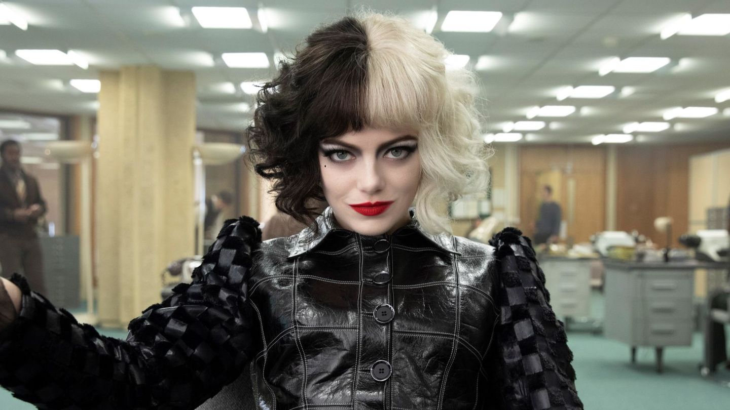 estratégicos y coloridos maquillajes de Emma Stone para promocionar ' Cruella'