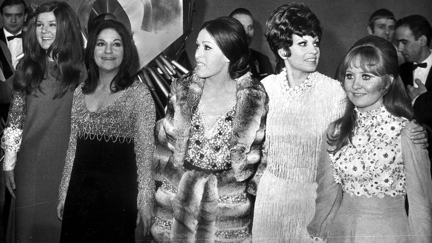 Salomé con Massiel y otros participantes de Eurovisión 1969, que se celebró en Madrid. (Cordon Press)