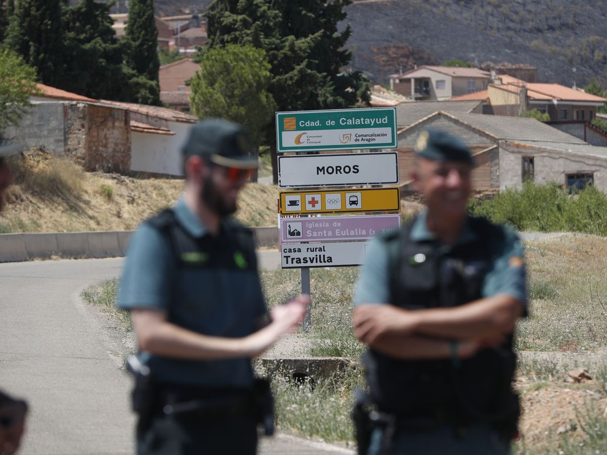 Foto: Agentes de la Guardia Civil en una imagen de archivo. (EFE/Javier Cebollada) 