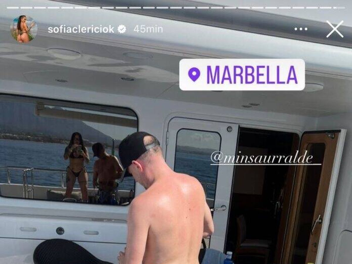 Foto: Insaurralde, durante sus vacaciones de lujo en Marbella. (@sofiaclericiok)