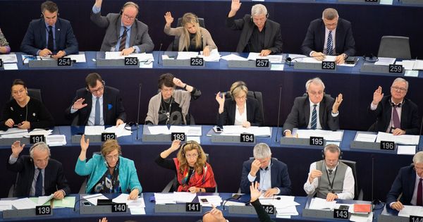Foto: El pleno del Parlamento Europeo se pronuncia a favor del embargo de armas a Arabia Saudí. (EFE)