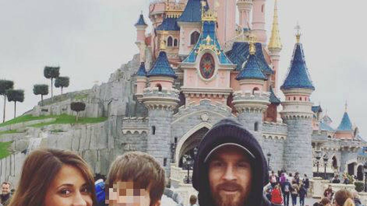 Leo Messi sorprende a su familia con un viaje a Disneyland Paris