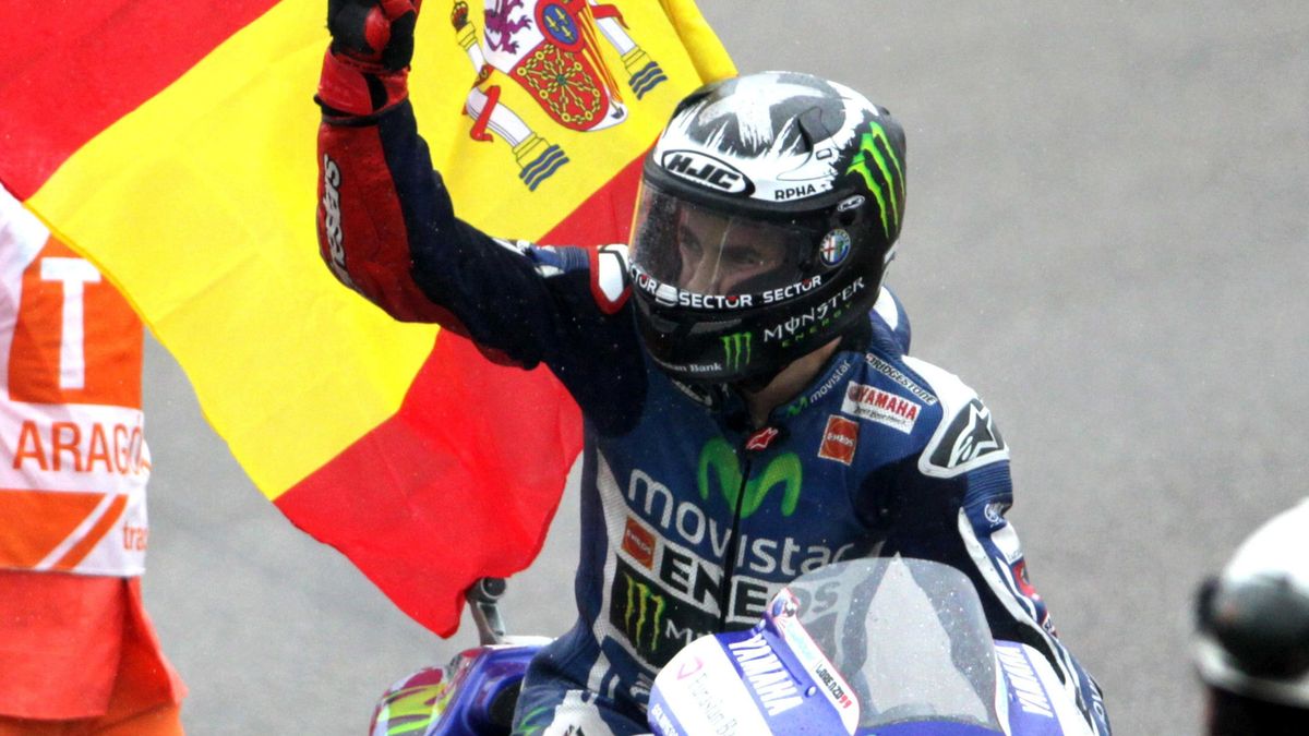 Márquez no cambia una moto de seco en mojado y regala el triunfo a Lorenzo