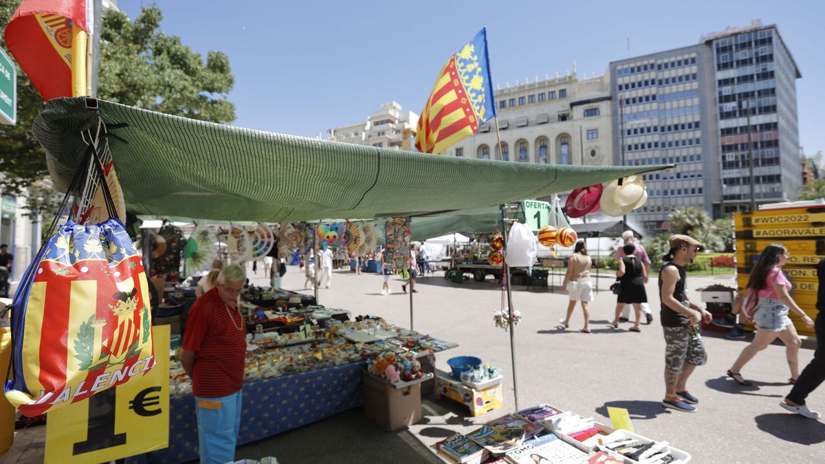 Detenidos seis vendedores ambulantes e intervenidos cerca de 4.000 objetos en una operación en Palma