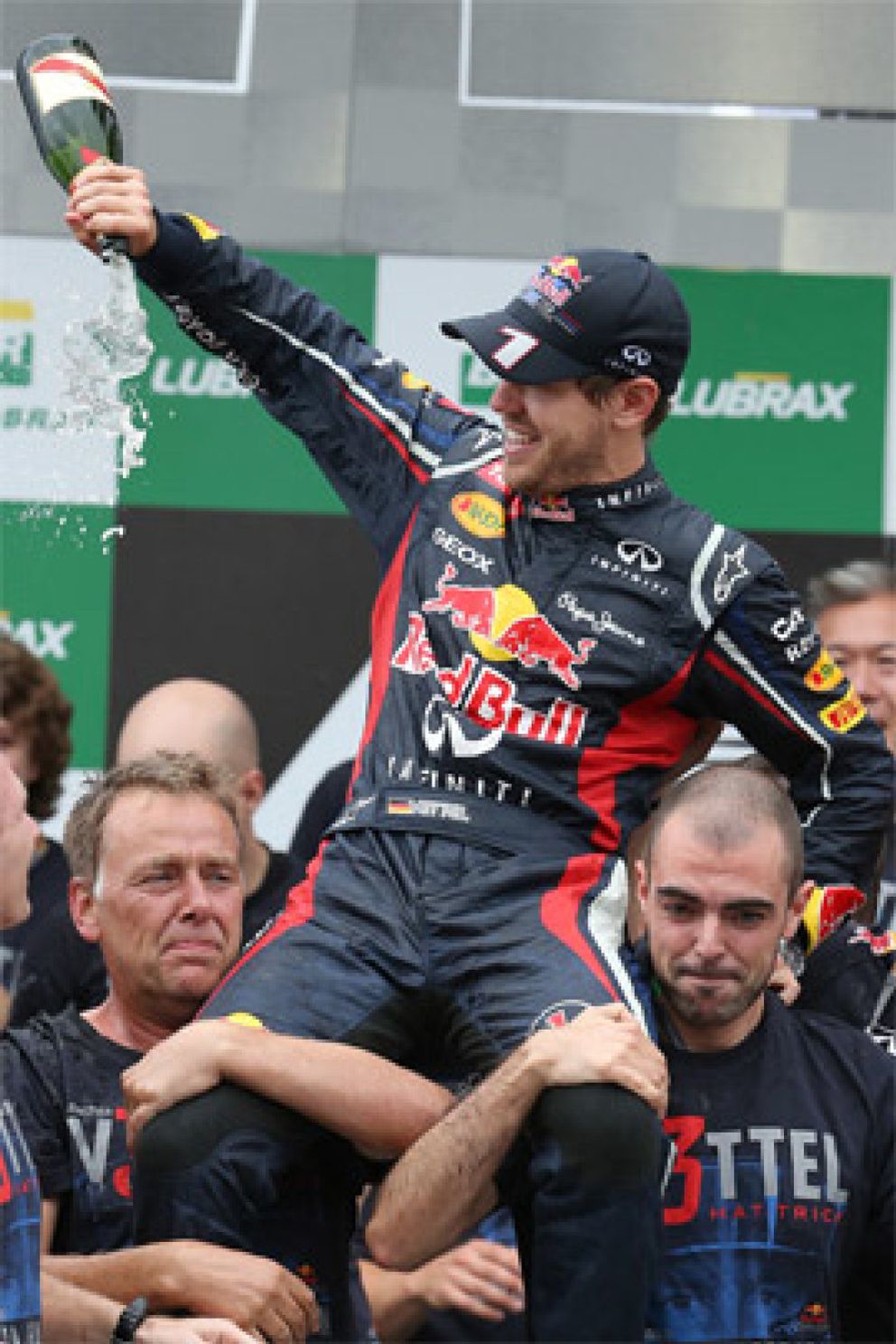 Foto: Vettel: "Intentaron hacer de todo contra nosotros este año"