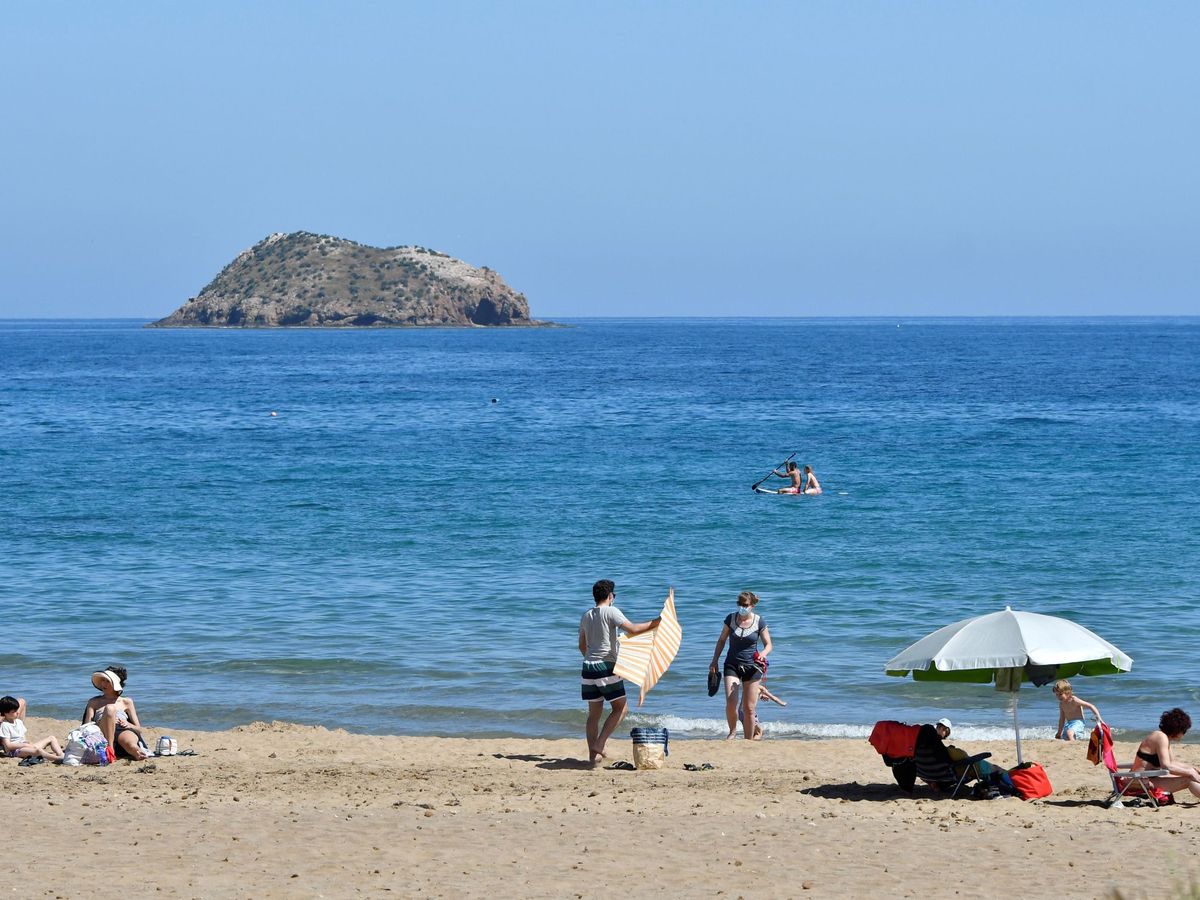 Foto: Playa Mar Rabiosa, de Pulpí (Almería). (EFE)