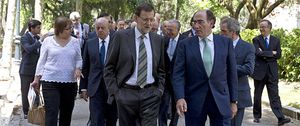 Rajoy y la élite empresarial evitan nombrar a Bárcenas en tres horas de almuerzo