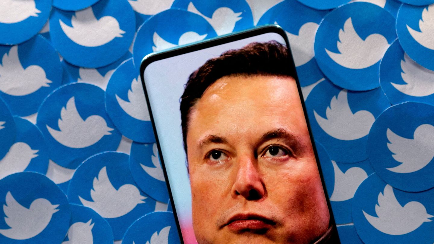 Meme de Elon Musk y Twitter. (Reuters)