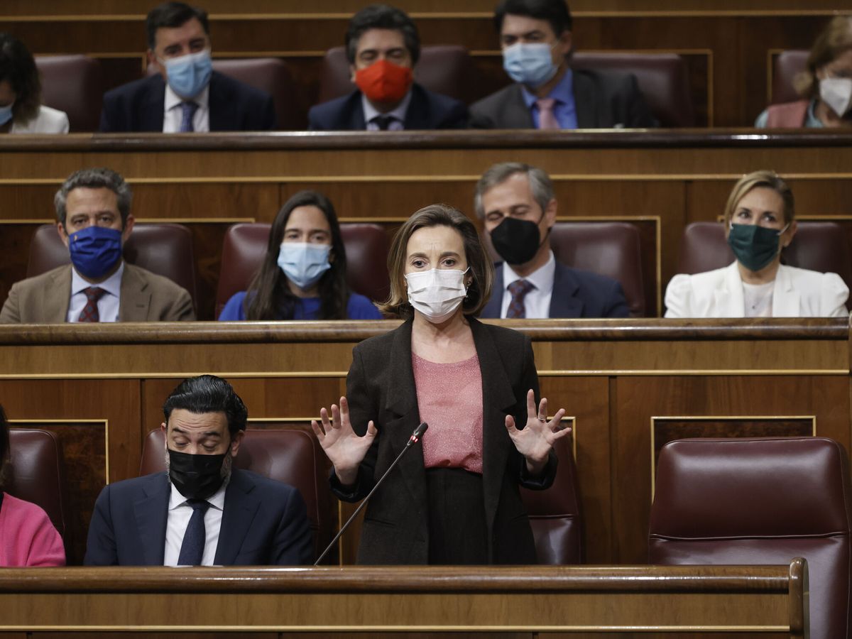 Foto: La portavoz del PP, Cuca Gamarra, en la sesión de control al Gobierno. (EFE/Emilio Naranjo)
