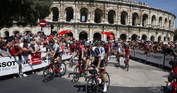 Foto: En Nimes se puso en marcha una nueva edición de La Vuelta Ciclista a España. (EFE)