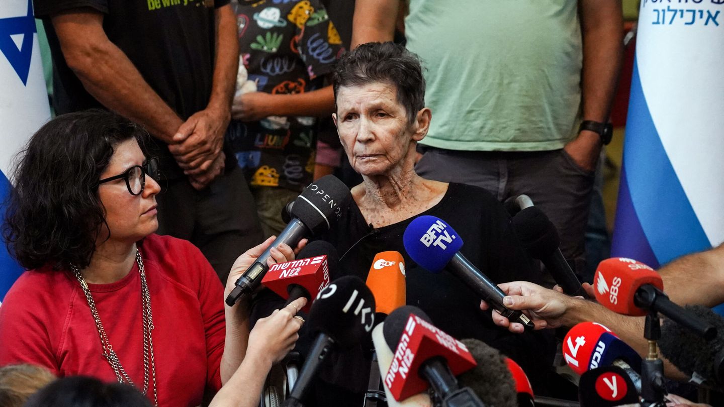 Yocheved Lifshitz, 85, an Israeli grandmother who was held hostage in Gaza, speaks to members of the press after being released by Hamas militants, at Ichilov Hospital in Tel Aviv, Israel October 24, 2023. REUTERS Janis Laizans