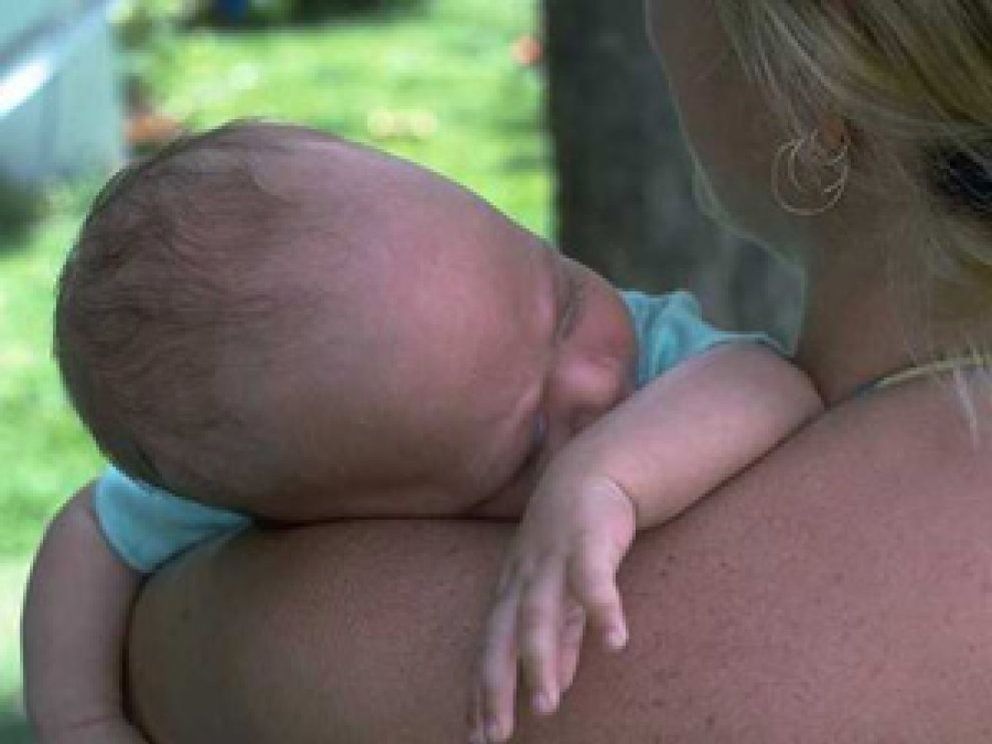 Foto: Bebés que duermen fuera del hogar, más proclives a muerte súbita