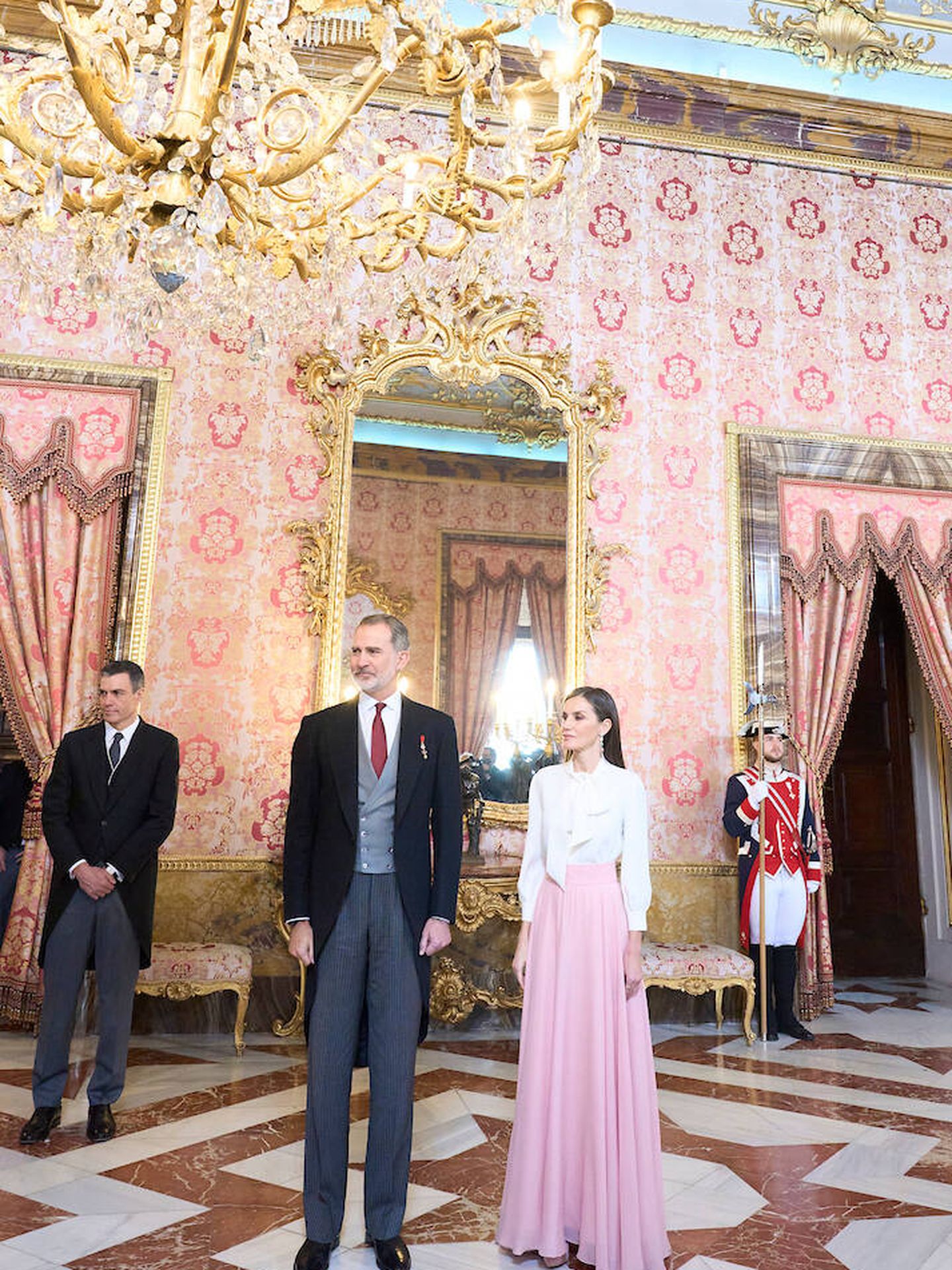 Los Reyes, en esta tradicional recepción del cuerpo diplomático. (LP)