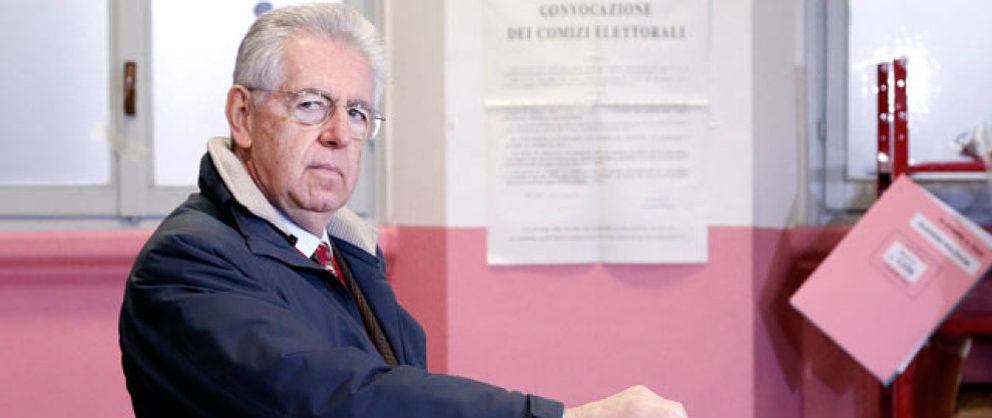 Foto: Monti, el primero de los principales candidatos en votar