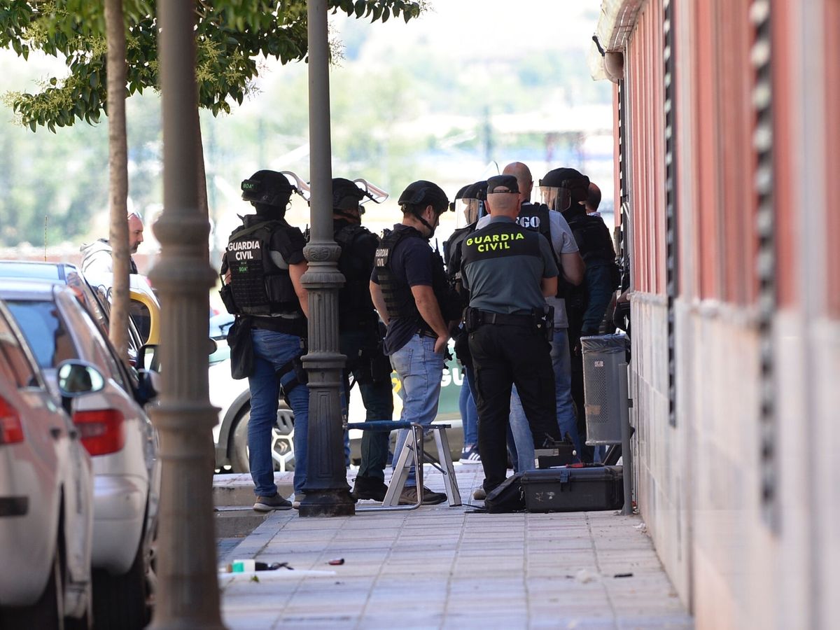 Foto: Lugar donde se ha atrincherado el asesino con su yerno, en Santovenia (Valladolid). (EFE/Nacho Gallego)