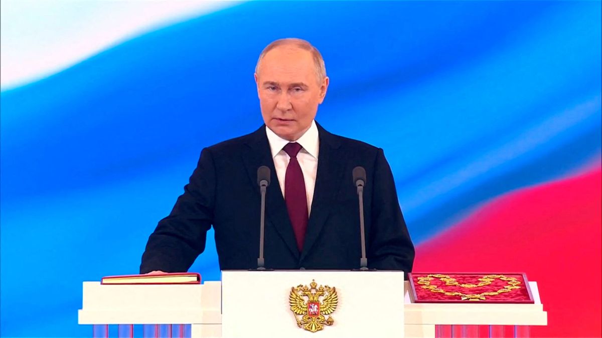 Putin es investido como presidente del Kremlin y ofrece diálogo a los países occidentales