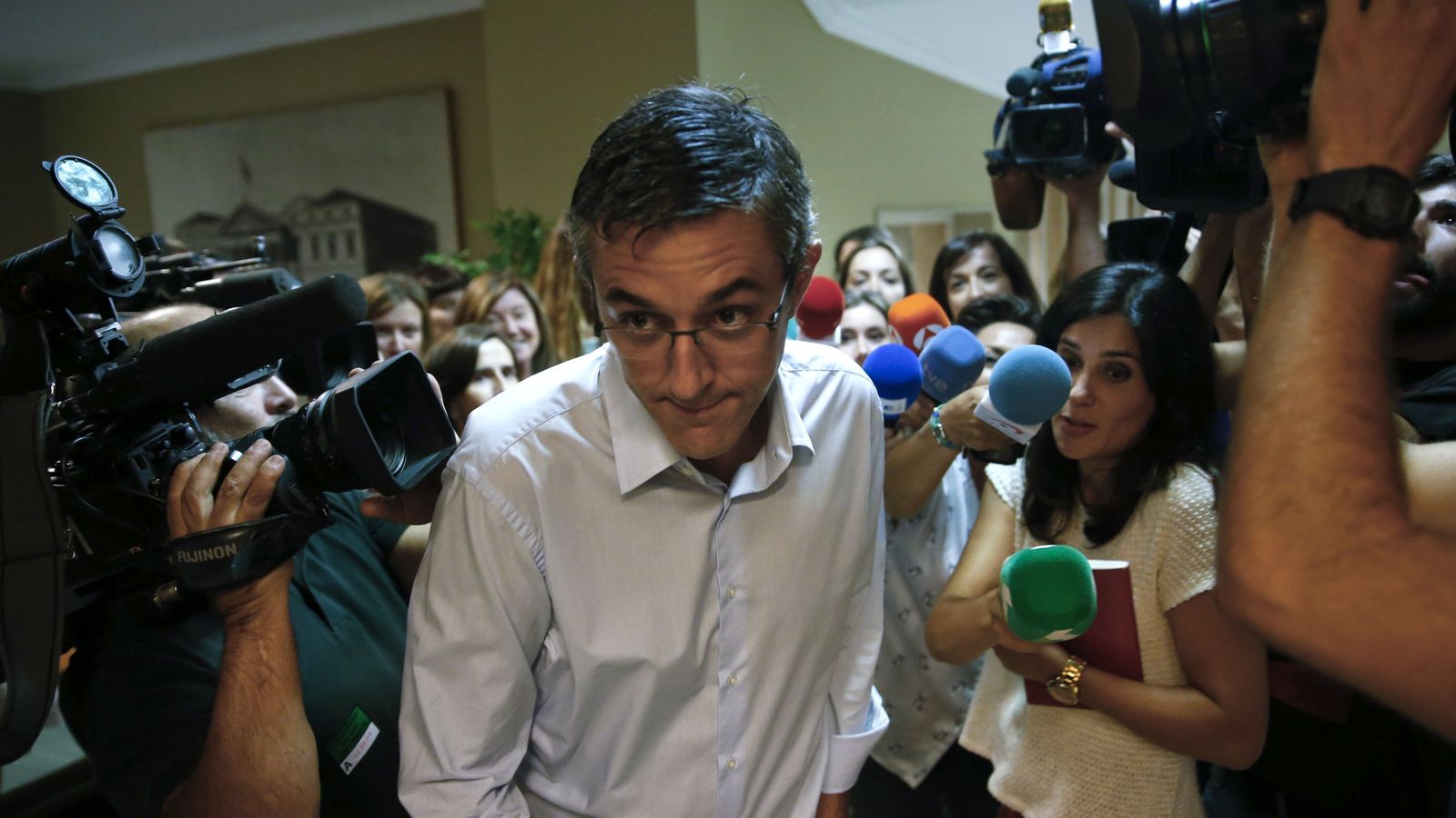 Foto: El diputado socialista Eduardo Madina a su llegada a la reunión de la ejecutiva federal del PSOE. (Efe)
