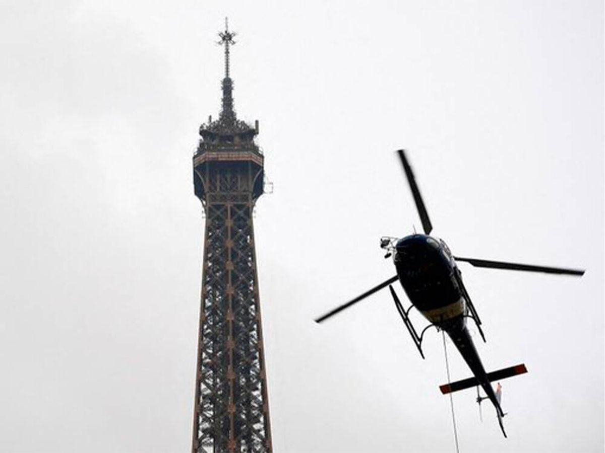 Foto: La Torre Eiffel crece hasta los 330 metros (Twitter @LaTourEiffel)