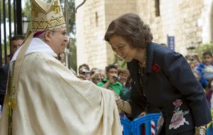 La Infanta Elena y la Reina, primeros 'royals' en aterrizar en Palma de Mallorca