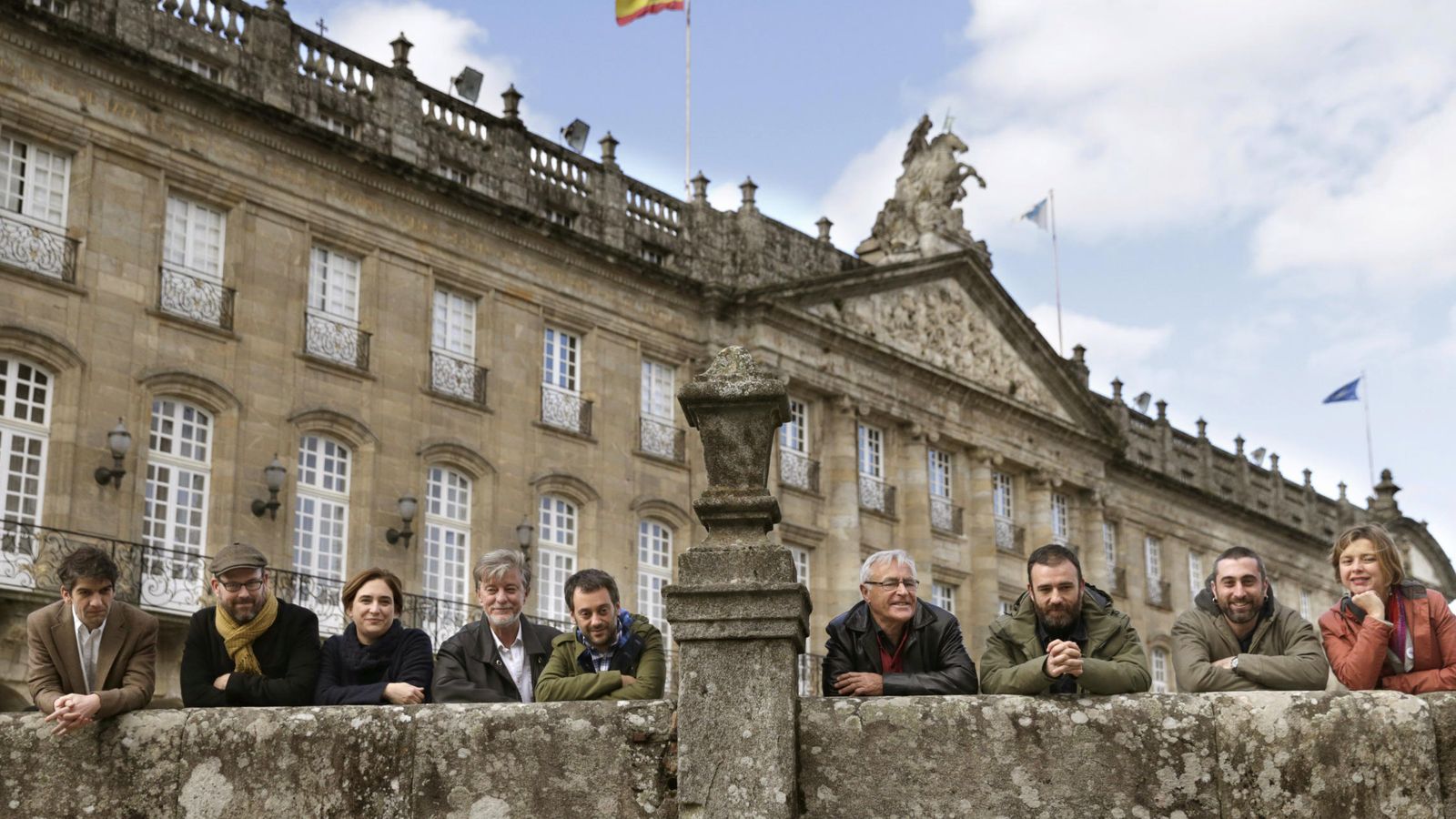 Foto: Reunión en Santiago de los 'alcaldes del cambio', incluido el de A Coruña, Xulio Ferreiro. (EFE)