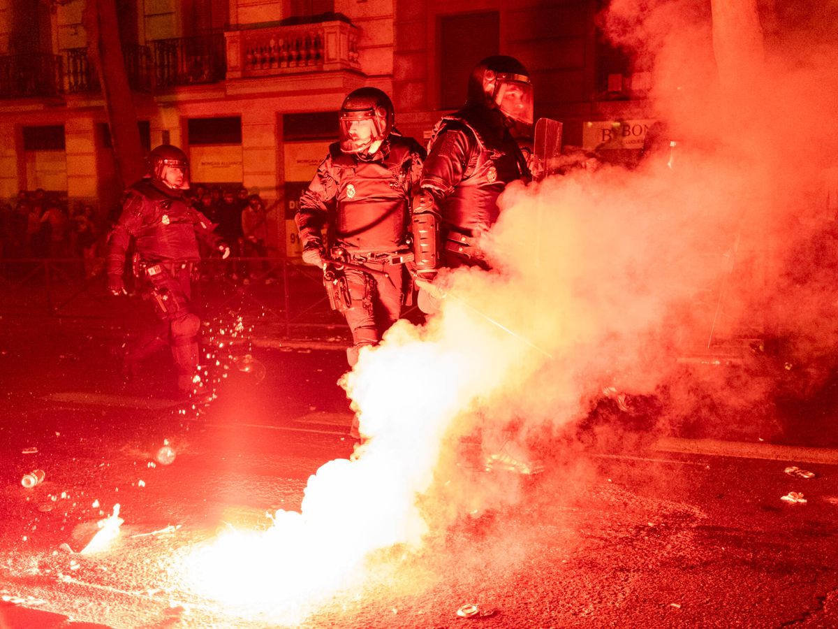 Foto: Protestas en Ferraz el pasado jueves. (Sergio Beleña)