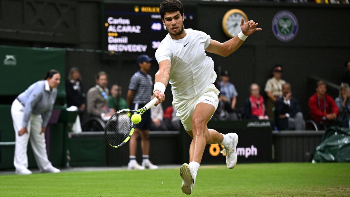 Carlos Alcaraz - Novak Djokovic: horario y dónde ver en TV y 'online' la final de Wimbledon