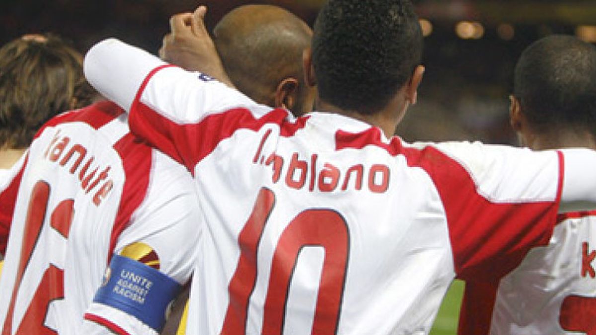 El Sevilla estará en el sorteo de dieciseisavos tras un final agónico ante el Borussia