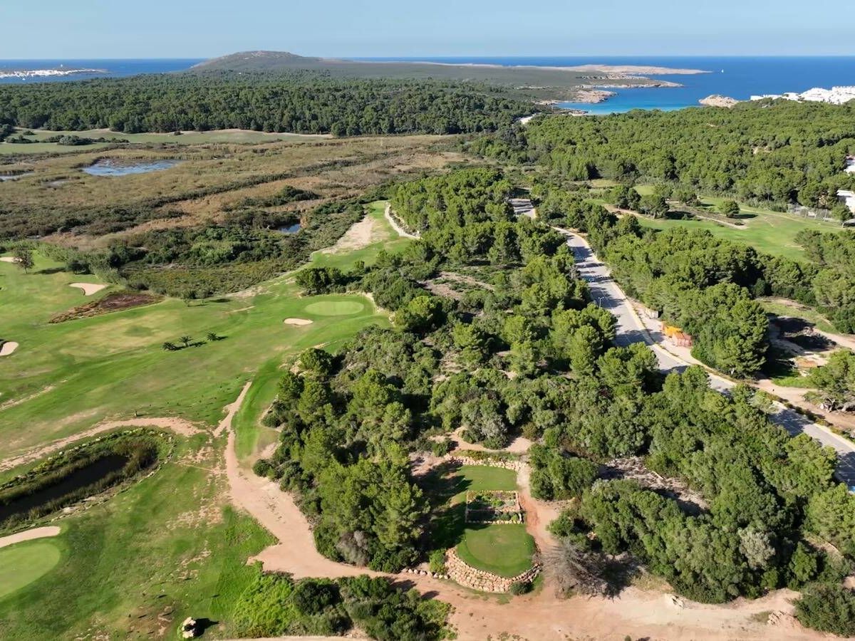 Foto: Vista aérea del campo de golf de Son Parc, en Menorca. (Addmeet).