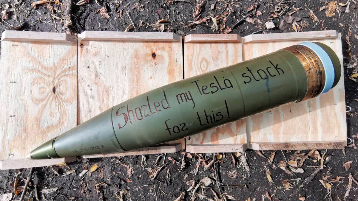 Lo que unos misiles con dedicatorias nos dicen sobre el envío de las armas a Ucrania 