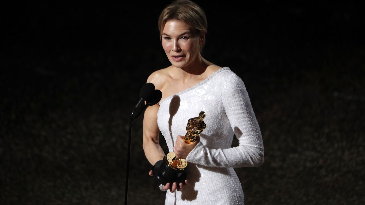 Renee Zellweger recoge el Oscar a Mejor interpretación femenina. (Reuters)