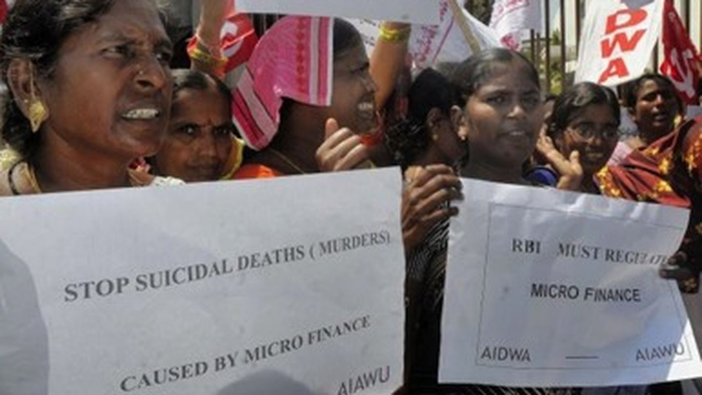 Protestas contra los microcréditos en la India