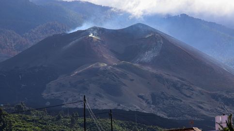 El volcán de La Palma sigue expulsando gas y los embalses se recuperan: el día en fotos