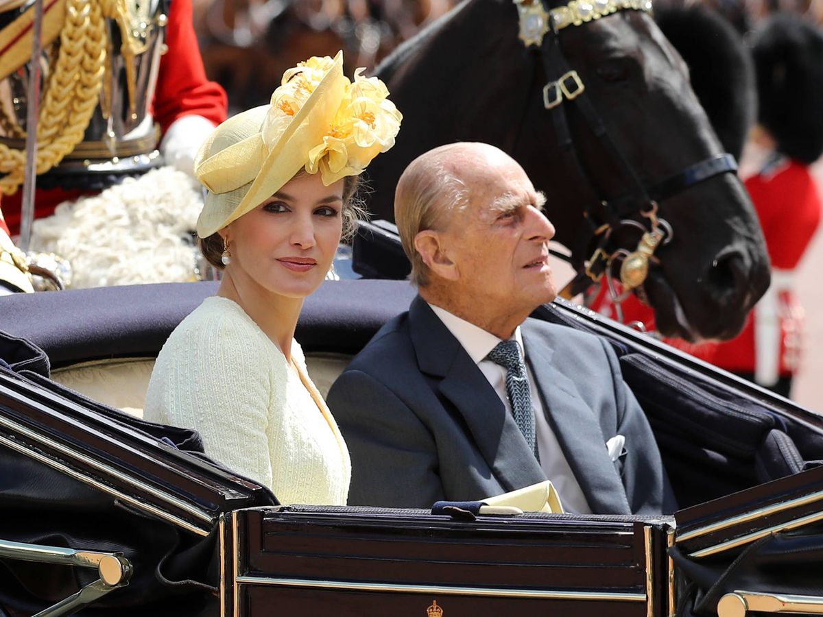 Foto: El duque de Edimburgo y la reina Letizia. (Getty)
