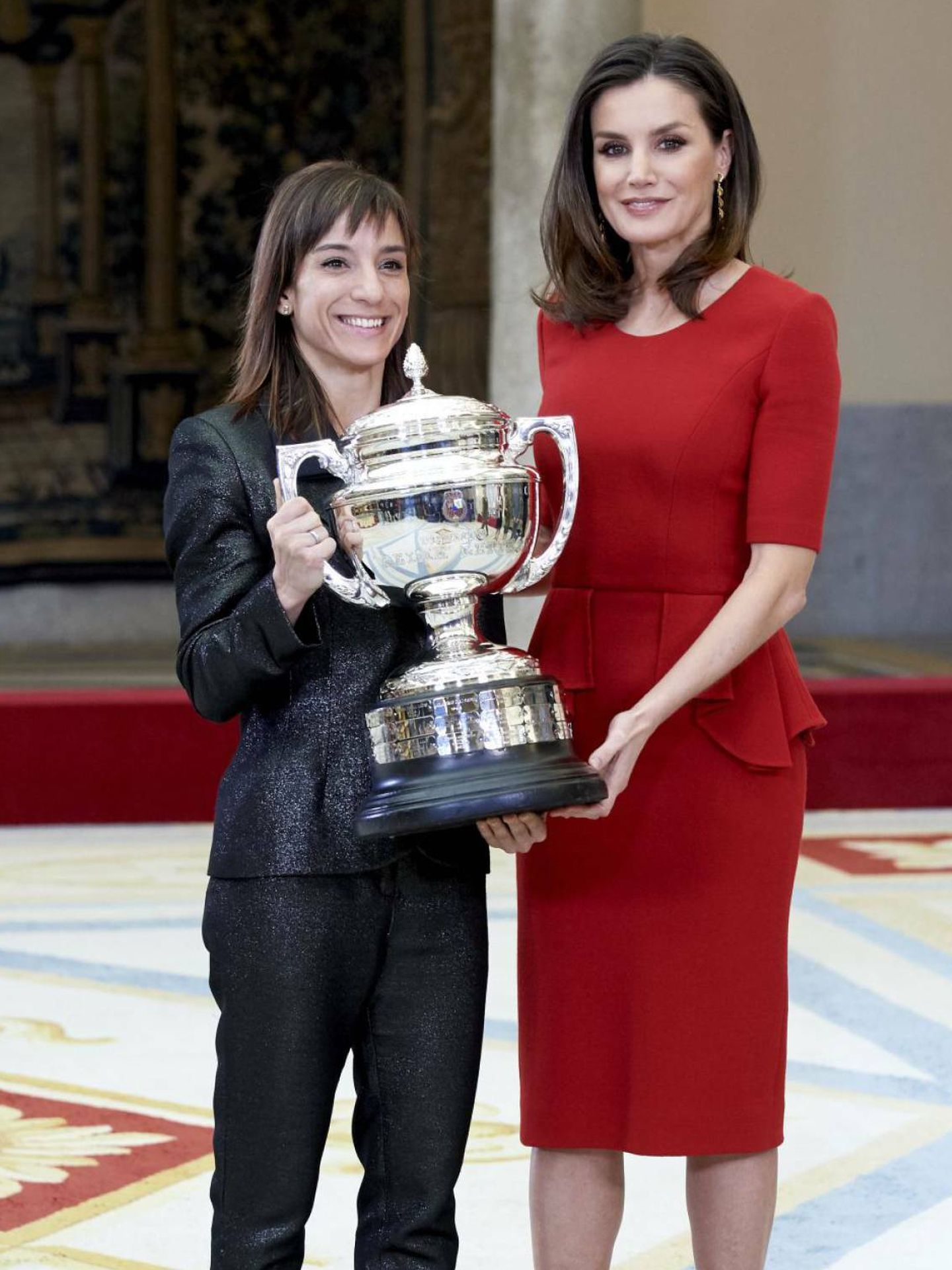 La reina Letizia y Sandra Sánchez, en los Premios Nacionales de Deporte. (Getty)