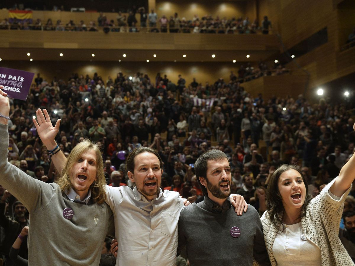 Foto: Mitin de Podemos en 2015 con Pablo Iglesias e Irene Montero y, entre ellos, Juanma del Olmo. (EFE)