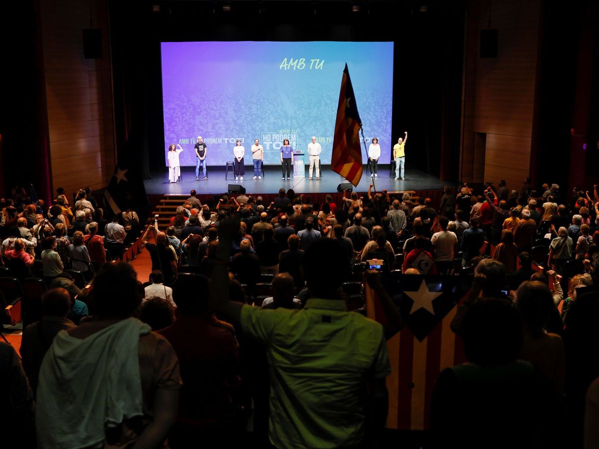 Foto: Los miembros de la Asamblea Nacional Catalana (ANC). (EFE)