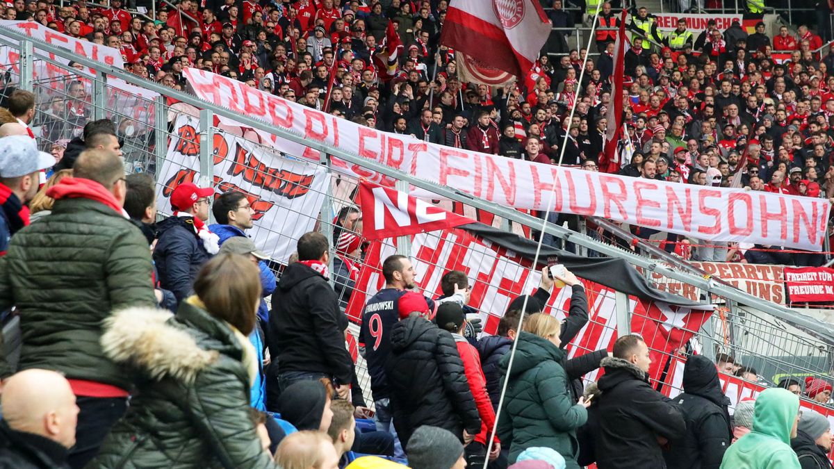 El plante del Hoffenheim y el Bayern en la Bundesliga por los insultos de los aficionados