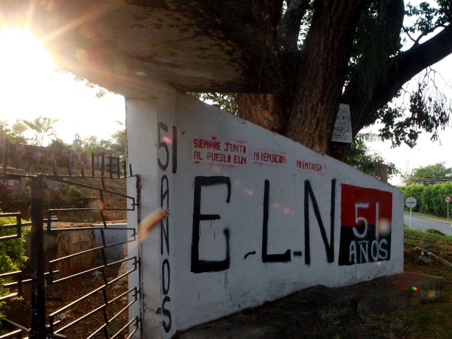 Mural en apoyo del ELN en El Palo, departamento del Cauca. (EFE)