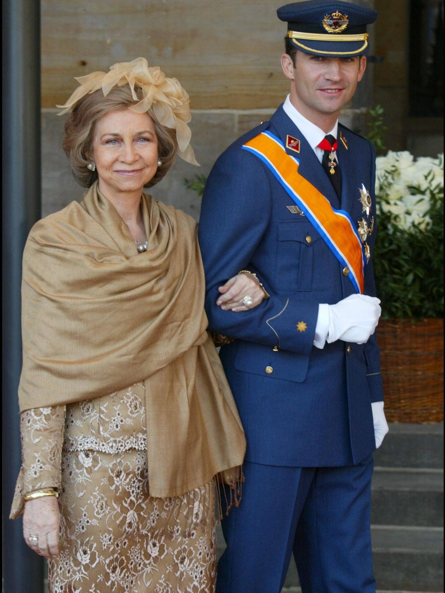 La reina Sofía y don Felipe. (Getty)