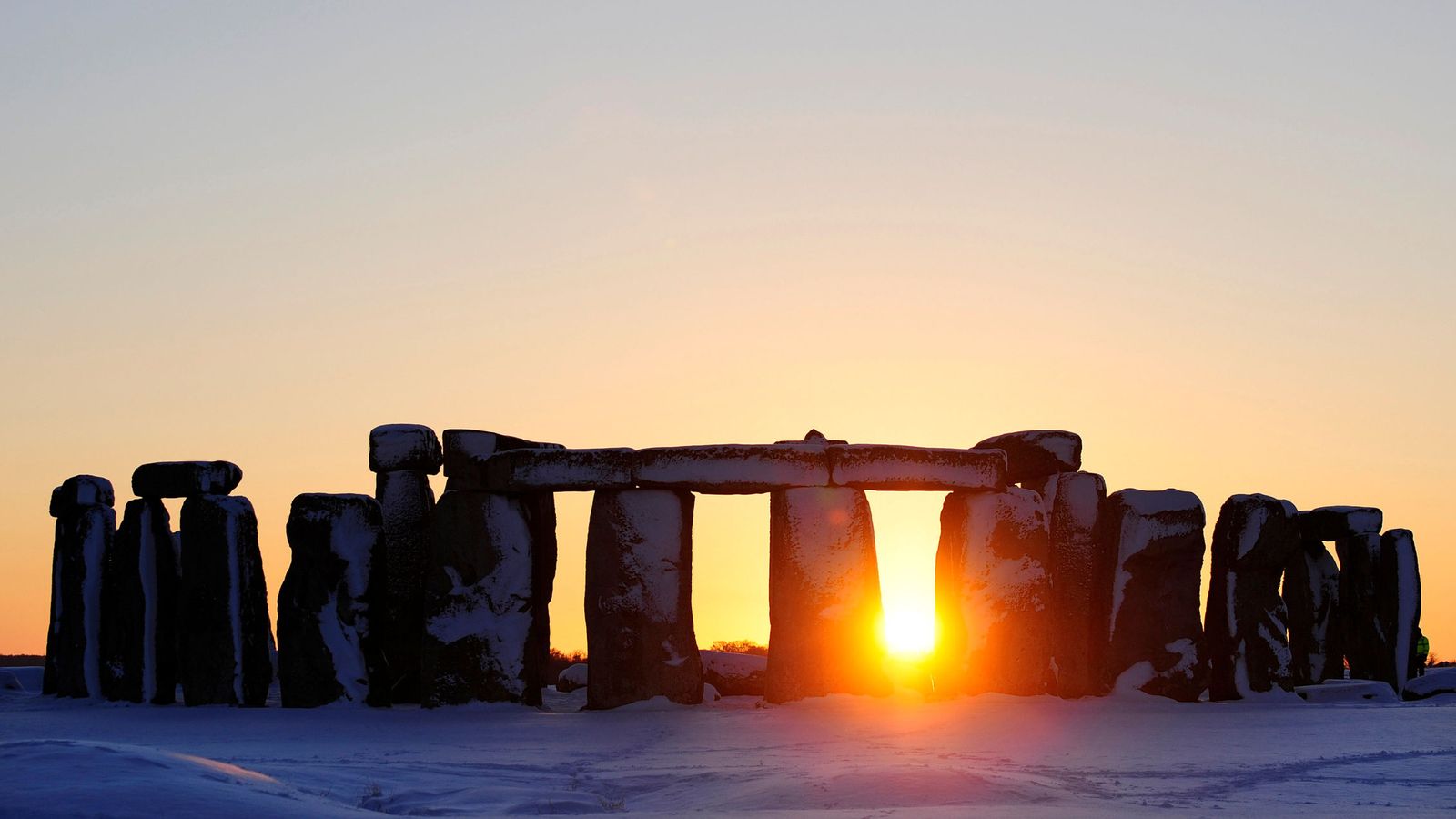 Foto: El sol se pone en Stonehenge. (Reuters)