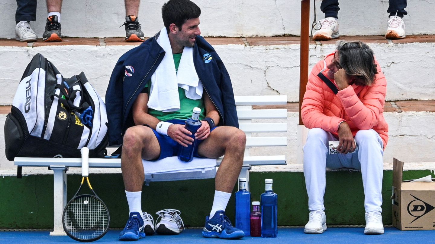 Imaz y Djokovic en Marbella antes de su viaje a Australia. (Reuters)