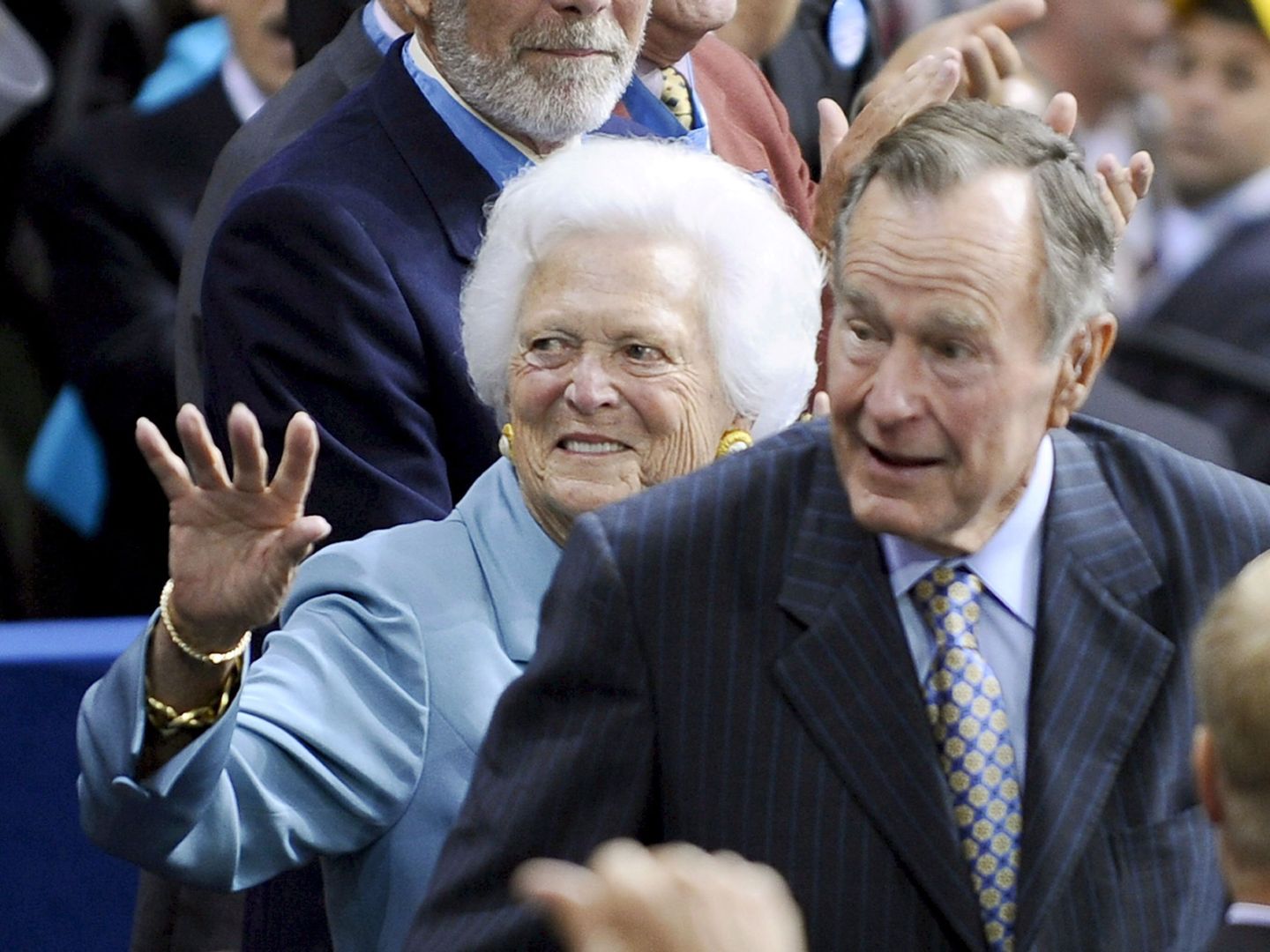 THM22. St. Paul (United States), 02 09 2008.- (FILE) - Former President George H.W. Bush (R) and former First Lady Barbara Bush (L) arrive during the second session of the 2008 Republican National Convention in the Xcel Energy Center in St. Paul, Minnesota, USA, 02 September 2008 (reissued 01 December 2018). According to media reports, George H. W. Bush died at the age of 94 on 30 November 2018. George H.W. Bush was the 41st President of the United States (1989ñ1993). (Estados Unidos) EFE EPA TANNEN MAURY