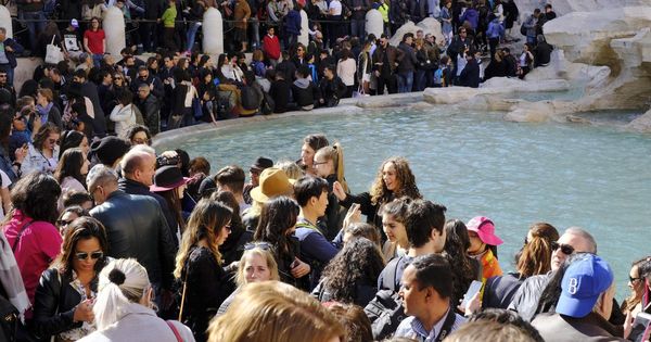 Foto: Millones de personas visitan cada año la Fontana di Trevi (EFE/Luciano Del Castillo)