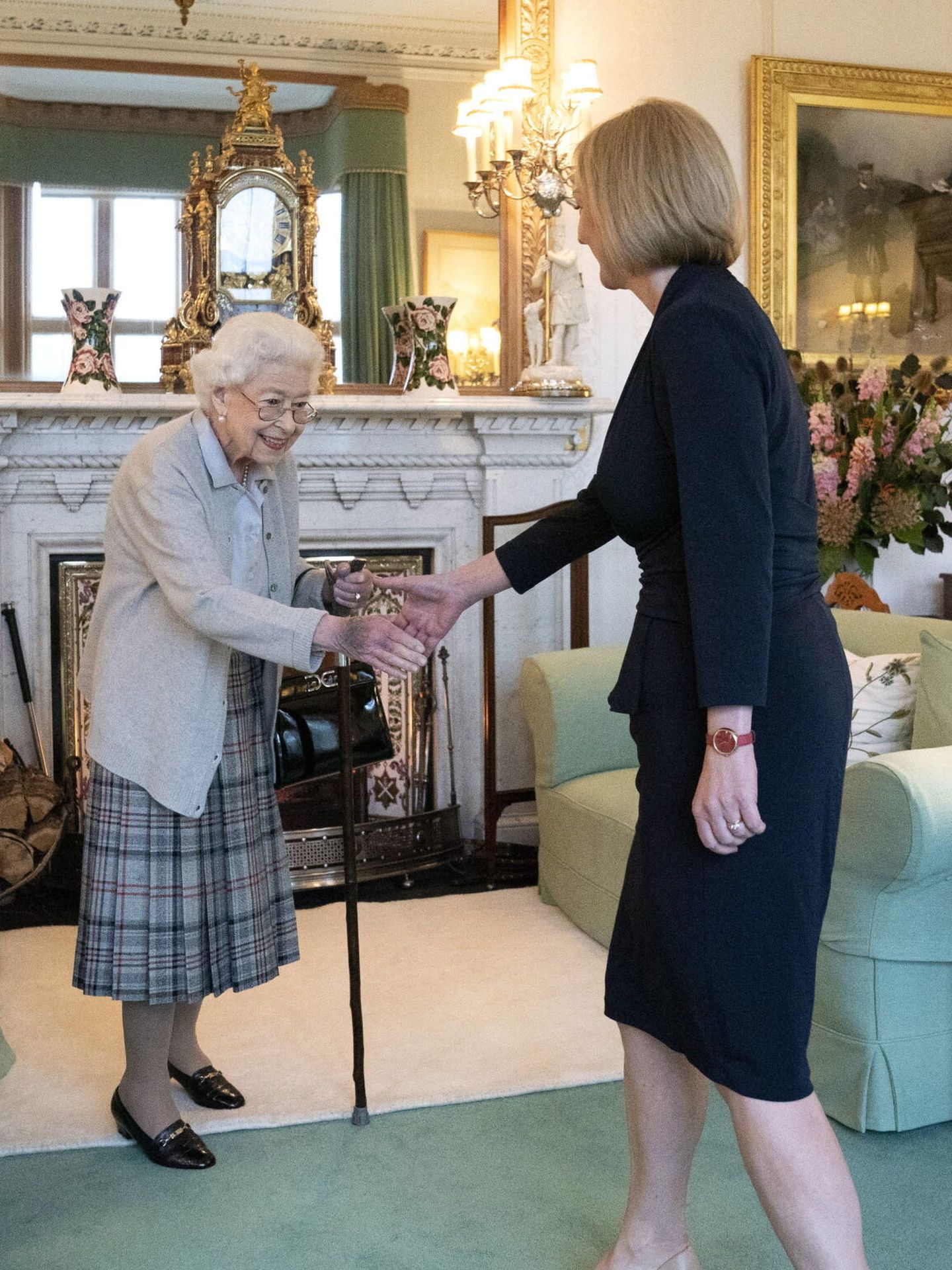 Último encuentro entre la reina Isabel II y la ex primera ministra, Liz Truss. (EFE)