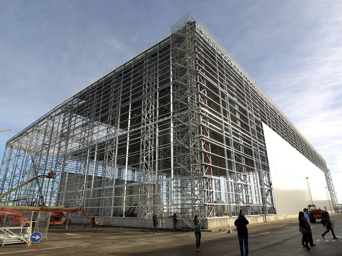 Imagen de 2012 de uno de los silos de Plataforma Europa en Zaragoza. (EFE/Javier Cebollada)