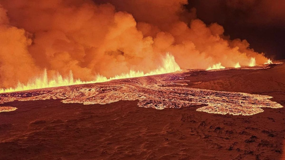 Las imágenes más impactantes del volcán Grindavik en erupción en Islandia