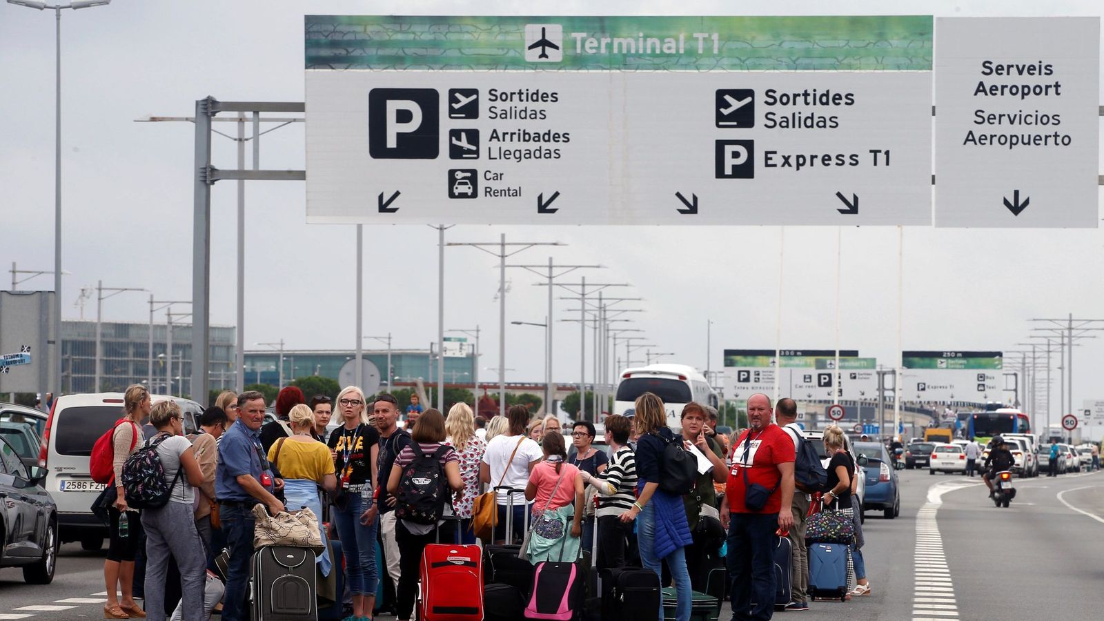Foto: Accesos al aeropuerto Josep Tarradellas Barcelona - El Prat. (EFE)