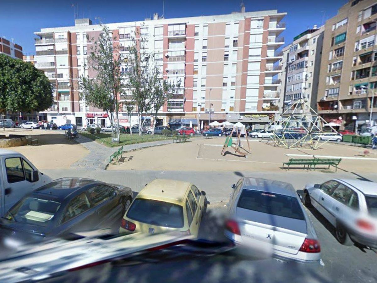 Foto: La plaza Houston de Huelva, en cuyas inmediaciones se ha encontrado la cabeza humana. (Google)