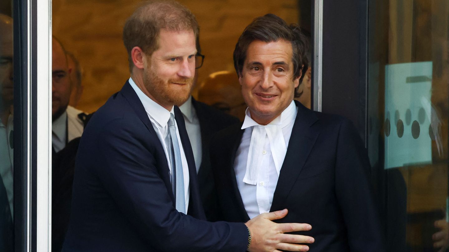 Harry, con su abogado David Sherborne. (Reuters)