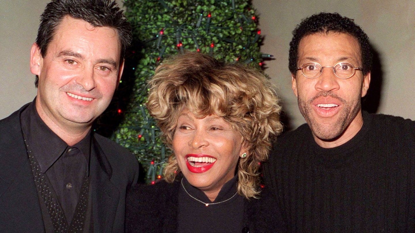 Tina Turner, junto a su marido, Erwin Bach, y Lionel Richie en Suiza. (EFE)